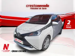 Blanco Usado 2016 Toyota Aygo X-play Utilitario | 7195 € (Super precio)