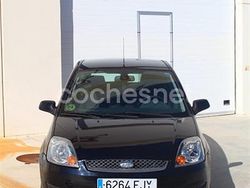 Negro Usado 2006 Ford Fiesta Ambiente Berlina | 4190 €