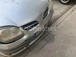 Gris / plata Usado 2005 Nissan Almera Tino Tekna Monovolumen | 900 €