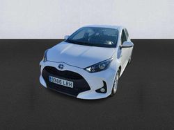 Blanco Usado 2021 Toyota Yaris Hybrid Active Utilitario | 19.000 € (Un poco caro)