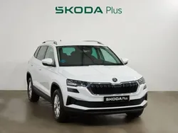 Blanco Usado 2023 Skoda Karoq Ambition SUV | 23.900 € (Caro)