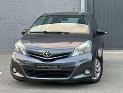 Gris Usado 2013 Toyota Yaris Active Utilitario | 10.300 € (Caro)