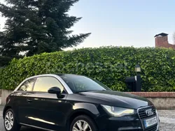Negro Usado 2011 Audi A1 Attraction Utilitario | 9950 € (Buen precio)