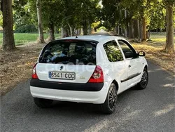 Blanco Usado 2002 Renault Clio II Authentique Berlina | 1800 € (Buen precio)