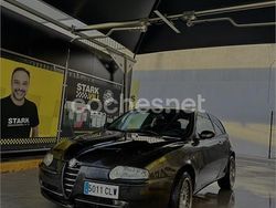 Negro Usado 2003 Alfa Romeo 147 Distinctive Utilitario | 2900 € (Precio justo)