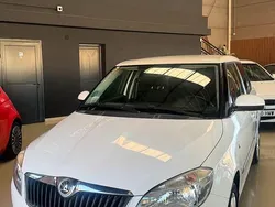 Blanco Usado 2013 Skoda Fabia Elegance | 6999 € (Un poco caro)