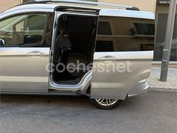 Gris / plata Usado 2014 Ford Tourneo Courier Ambiente Monovolumen | 8000 € (Buen precio)