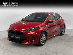 Rojo Usado 2024 Toyota Yaris Hybrid Active Berlina | 22.750 € (Precio justo)