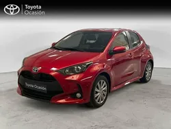 Rojo Usado 2024 Toyota Yaris Hybrid Active | 22.750 € (Precio justo)