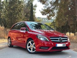 Rojo Usado 2014 Mercedes B180 Monovolumen | 9990 € (Precio justo)