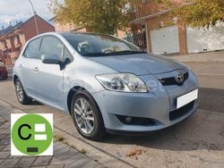 Gris / plata Usado 2009 Toyota Auris Sol Berlina | 7850 € (Precio justo)