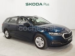 Azul Usado 2024 Skoda Octavia Ambition Familiar | 25.600 € (Buen precio)