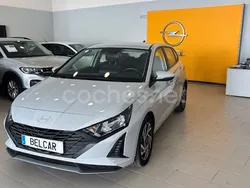 Gris / plata Usado 2024 Hyundai i20 Berlina | 15.900 € (Precio justo)