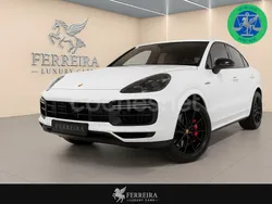 Blanco Nuevo 2025 Porsche Cayenne S E-Hybrid SUV | 204.400 €