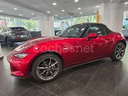 Rojo Usado 2023 Mazda MX5 Exclusive-Line Descapotable | 31.990 € (Precio justo)