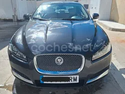 Gris / plata Usado 2013 Jaguar XF Luxury Berlina | 12.600 € (Un poco caro)
