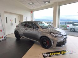Gris / plata Usado 2024 Toyota Yaris Berlina | 50.900 €