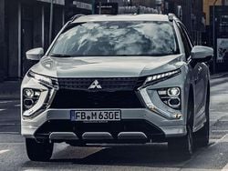 Rojo Usado 2022 Mitsubishi Eclipse Cross Motion SUV | 25.490 €