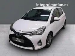Blanco Usado 2015 Toyota Yaris Active Utilitario | 10.900 € (Un poco caro)