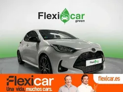 Amarillo Usado 2023 Toyota Yaris Hybrid Sport Berlina | 22.390 €