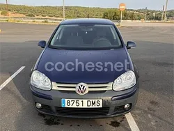 Azul Usado 2005 VW Golf IV Trendline Berlina | 3350 € (Buen precio)