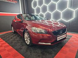 Granate Usado 2015 Volvo V40 Summum Familiar | 10.290 € (Un poco caro)