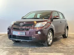 Violeta / lila Usado 2009 Toyota Urban Cruiser Active SUV | 12.990 €