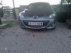 Verde Usado 2012 Mazda 2 Active Berlina | 8725 € (Caro)