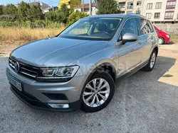 Gris / plata Usado 2017 VW Tiguan Advance SUV | 14.500 €