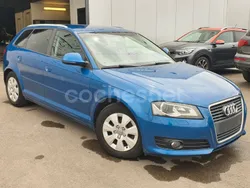 Azul Usado 2010 Audi A3 Sportback Attraction Berlina | 8995 € (Precio justo)