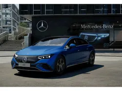 Azul espectral metalizado Usado 2022 Mercedes EQE350 AMG line Berlina | 48.900 € (Buen precio)