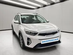Blanco Usado 2024 Kia Stonic SUV | 20.500 € (Precio justo)