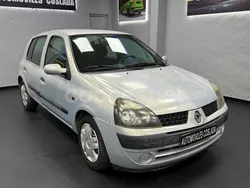 Gris / plata Usado 2002 Renault Clio II Authentique Berlina | 1190 € (Buen precio)