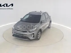 Gris / plata Usado 2024 Kia Stonic SUV | 20.200 € (Precio justo)