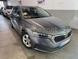 Gris / plata Usado 2022 Skoda Octavia Ambition Familiar | 16.690 € (Buen precio)