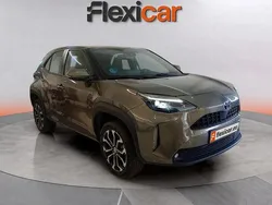 Gris Usado 2024 Toyota Yaris Hybrid Active | 22.490 € (Precio justo)