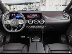 Gris / plata Usado 2022 Mercedes GLA200 SUV | 33.900 € (Precio justo)