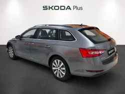 Gris Usado 2022 Skoda Superb Style Familiar | 30.200 € (Caro)