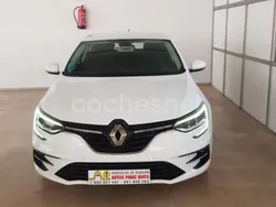 Blanco Usado 2022 Renault Mégane IV Business Berlina | 18.500 € (Un poco caro)