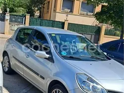 Gris / plata Usado 2007 Renault Clio II Authentique Berlina | 2750 € (Precio justo)