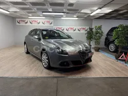 Gris Usado 2013 Alfa Romeo Giulietta Distinctive Utilitario | 8500 €