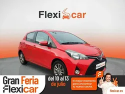 Rojo Usado 2017 Toyota Yaris Active Utilitario | 8690 € (Buen precio)
