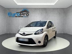 Blanco Usado 2014 Toyota Aygo Live Utilitario | 6500 € (Precio justo)