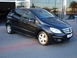 Negro Usado 2008 Mercedes B180 Monovolumen | 13.250 €