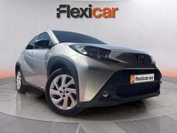 Gris Usado 2024 Toyota Aygo X-play Utilitario | 12.990 € (Precio justo)