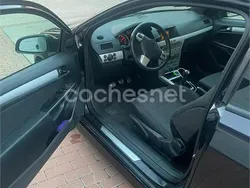Negro Usado 2005 Opel Astra GTC Sport Berlina | 2800 € (Buen precio)