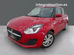 Rojo Usado 2023 Suzuki Swift Berlina | 16.500 € (Precio justo)
