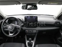 Gris / plata Usado 2024 Toyota Yaris Berlina | 21.150 € (Un poco caro)