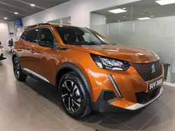 Naranja Usado 2023 Peugeot e-2008 Allure SUV | 28.700 € (Buen precio)