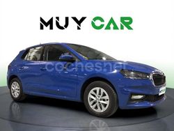 Azul Usado 2024 Skoda Fabia Essence Berlina | 15.490 € (Buen precio)